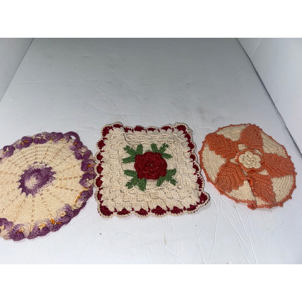 Handmade Crochet Potholders Vintage Style Floral Design Kitchen Decor Set